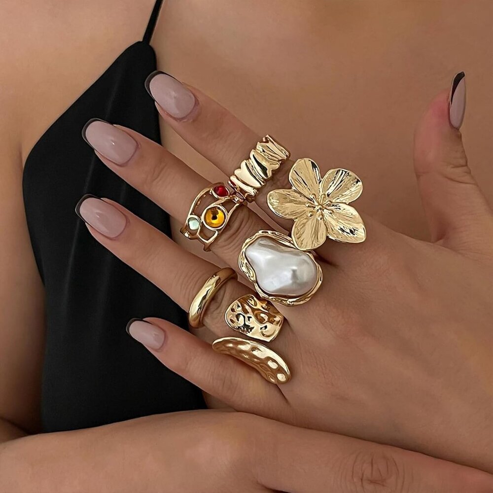 Chunky Gold Rings For Women - Non Tarnish Stackable Flower & Pearl Set 6pcs View 3
